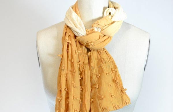 How To Tie a Scarf: Challah Scarf Knot